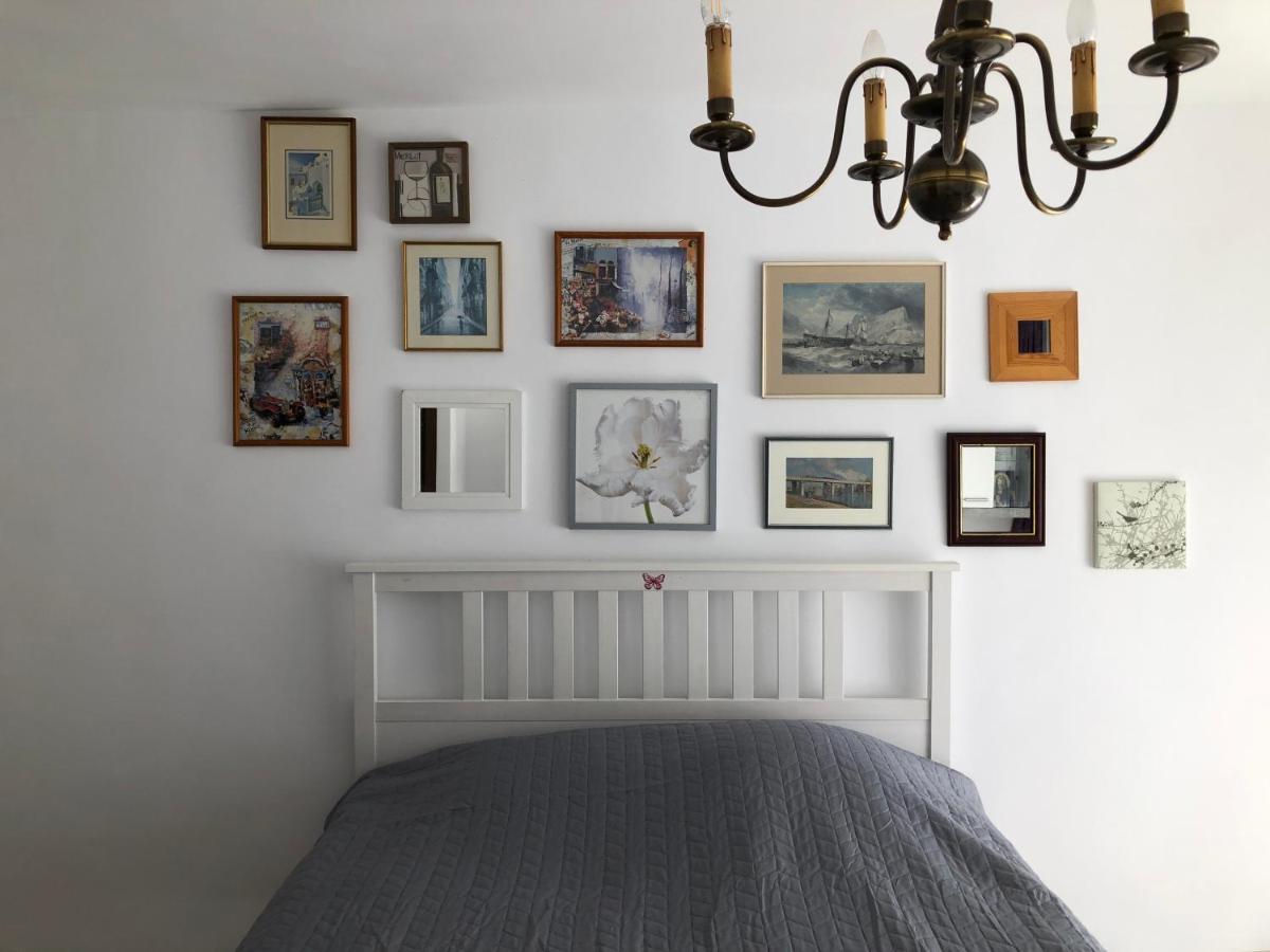 Le Garcon De Cristina-Simple,Quiet,Spacious Studio Букурещ Екстериор снимка