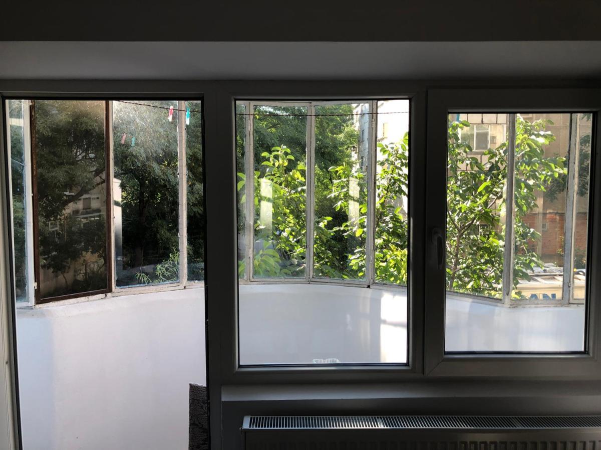 Le Garcon De Cristina-Simple,Quiet,Spacious Studio Букурещ Екстериор снимка